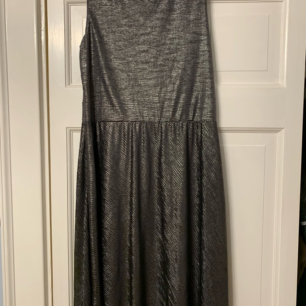 Shimmery gray and silver scoop neck dress by AND. Size S